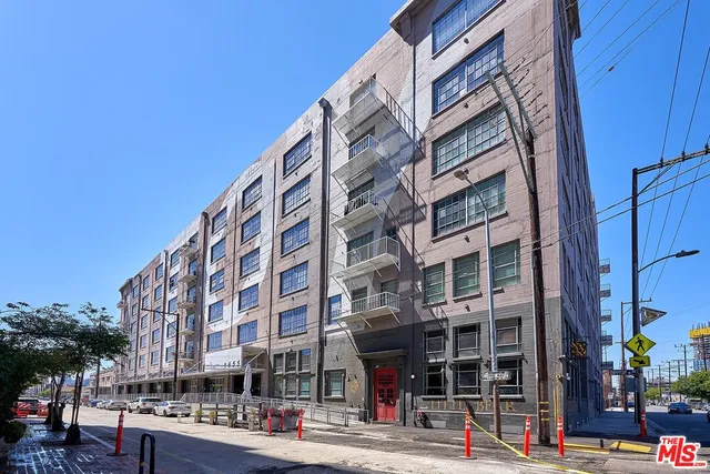 $3,100 | 1855 Industrial Street, Unit 302, Los Angeles, CA 90021