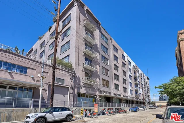 $3,100 | 1855 Industrial Street, Unit 302, Los Angeles, CA 90021