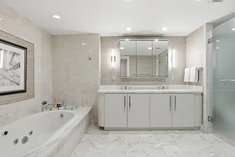 $2,150,000 | 2 Battery Wharf, Unit 2302, Boston, MA 02109