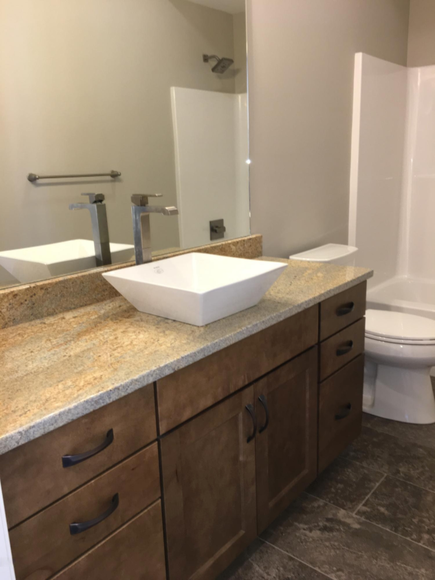 3412 Dunns Ridge, Unit 63 Kalamazoo, MI 49009 - Photo 11 of 33 WW-63 hall guest bath