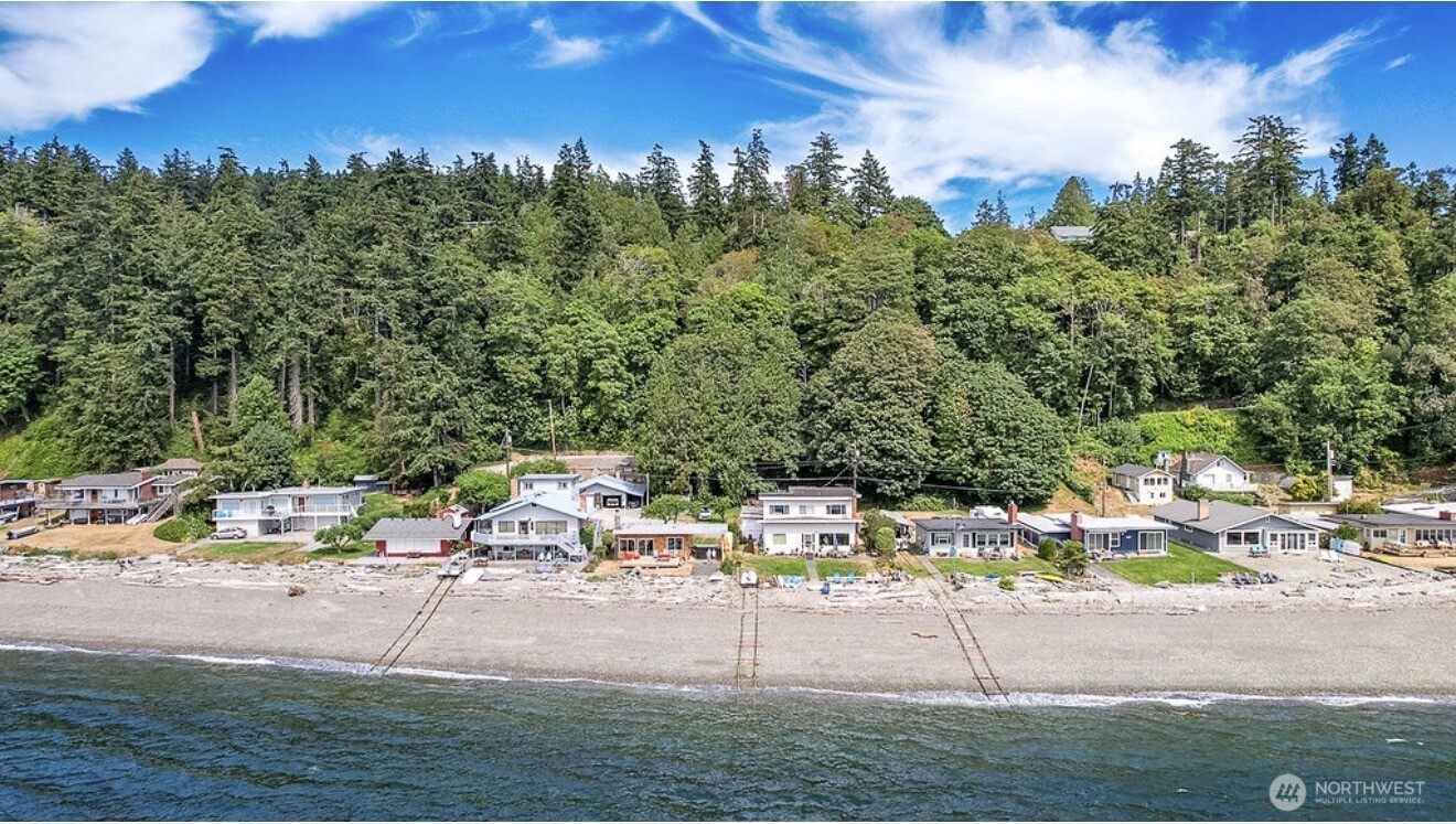 196 Edgebluff Road Camano Island, WA 98282 - Photo 19 of 20 Gallery Image 19