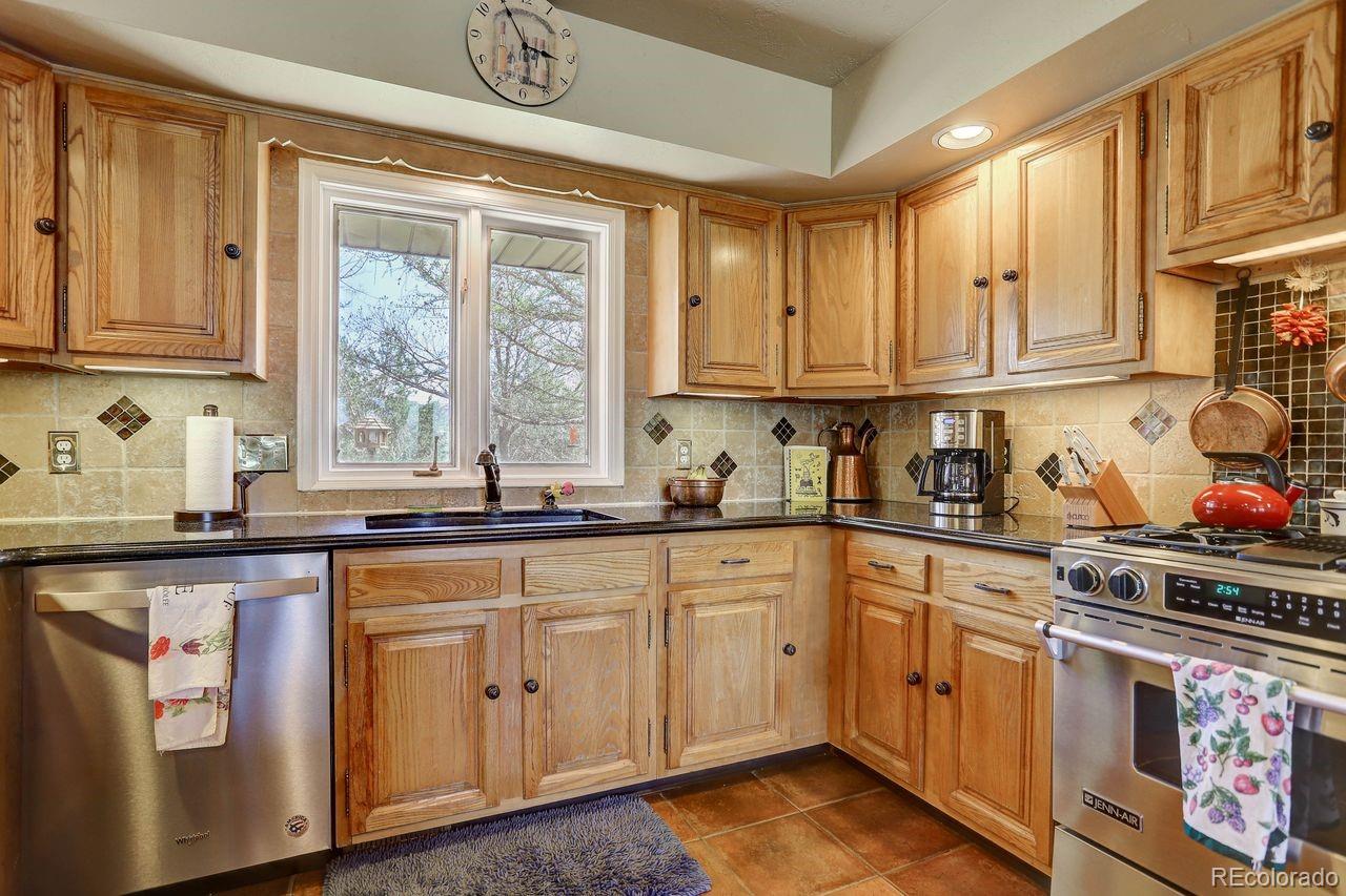 940 Quarry Road Littleton, CO 80124 - Photo 9 of 40 Gallery Image 9