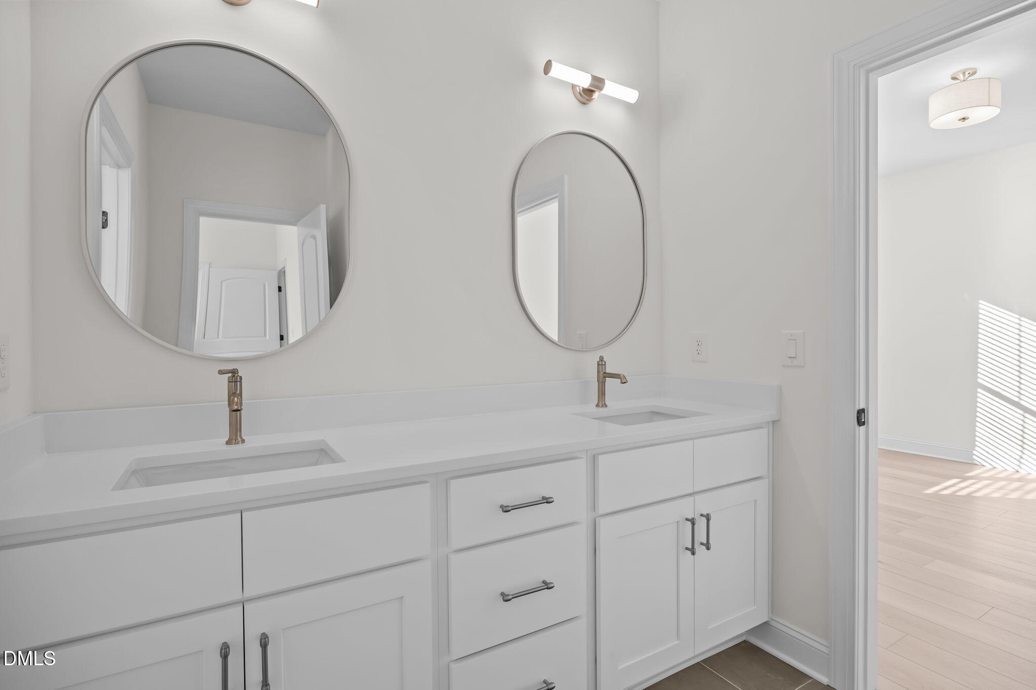 3817 Coach Lantern Avenue Wake Forest, NC 27587 - Photo 25 of 35 Jack and Jill Bath