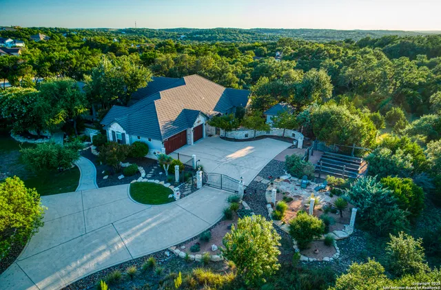 $2,449,000 | 8 Winged Foot, Boerne, TX 78006