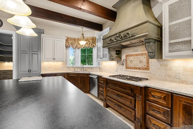 $2,449,000 | 8 Winged Foot, Boerne, TX 78006