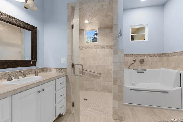 $2,449,000 | 8 Winged Foot, Boerne, TX 78006