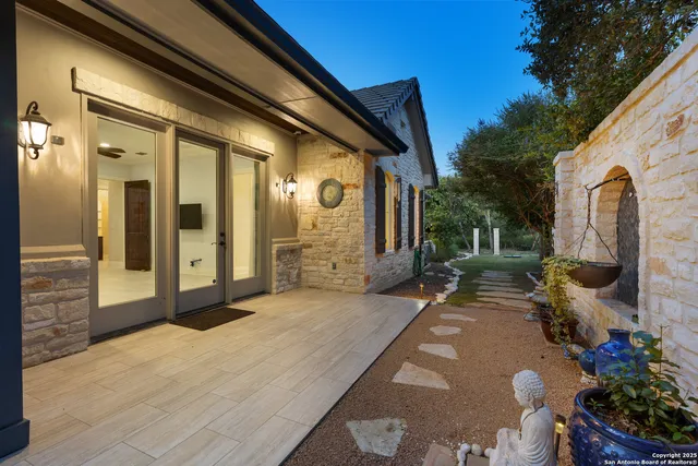 $2,449,000 | 8 Winged Foot, Boerne, TX 78006