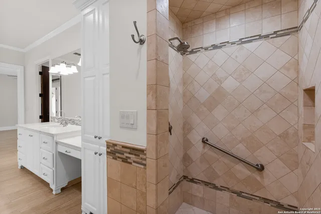 $2,449,000 | 8 Winged Foot, Boerne, TX 78006