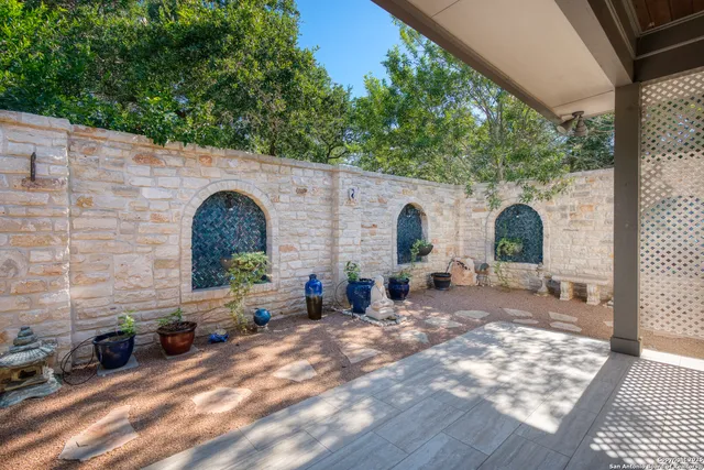 $2,449,000 | 8 Winged Foot, Boerne, TX 78006