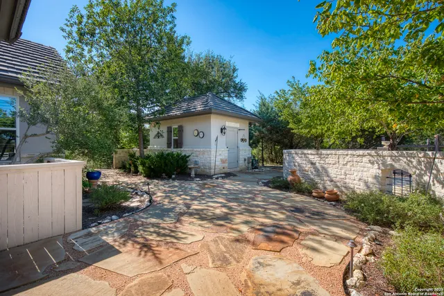 $2,449,000 | 8 Winged Foot, Boerne, TX 78006