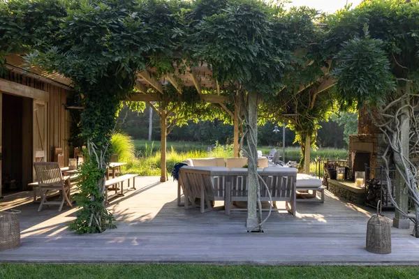 $29,500,000 | 266 & 300 Sagaponack Road, Bridgehampton, NY 11932