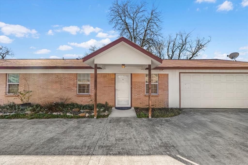 112 Del Rio Avenue, Unit A & B Benbrook, TX 76126 - Photo 6 of 33 front view of a house