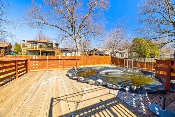 $450,000 | 251 Hawthorne Drive, Bloomingdale, IL 60108