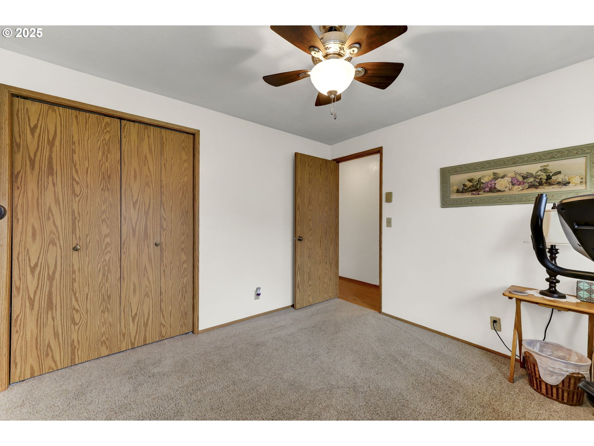 3670 Plumtree Drive Eugene, OR 97402 - Photo 33 of 47 a view of a livingroom with a flat screen tv
