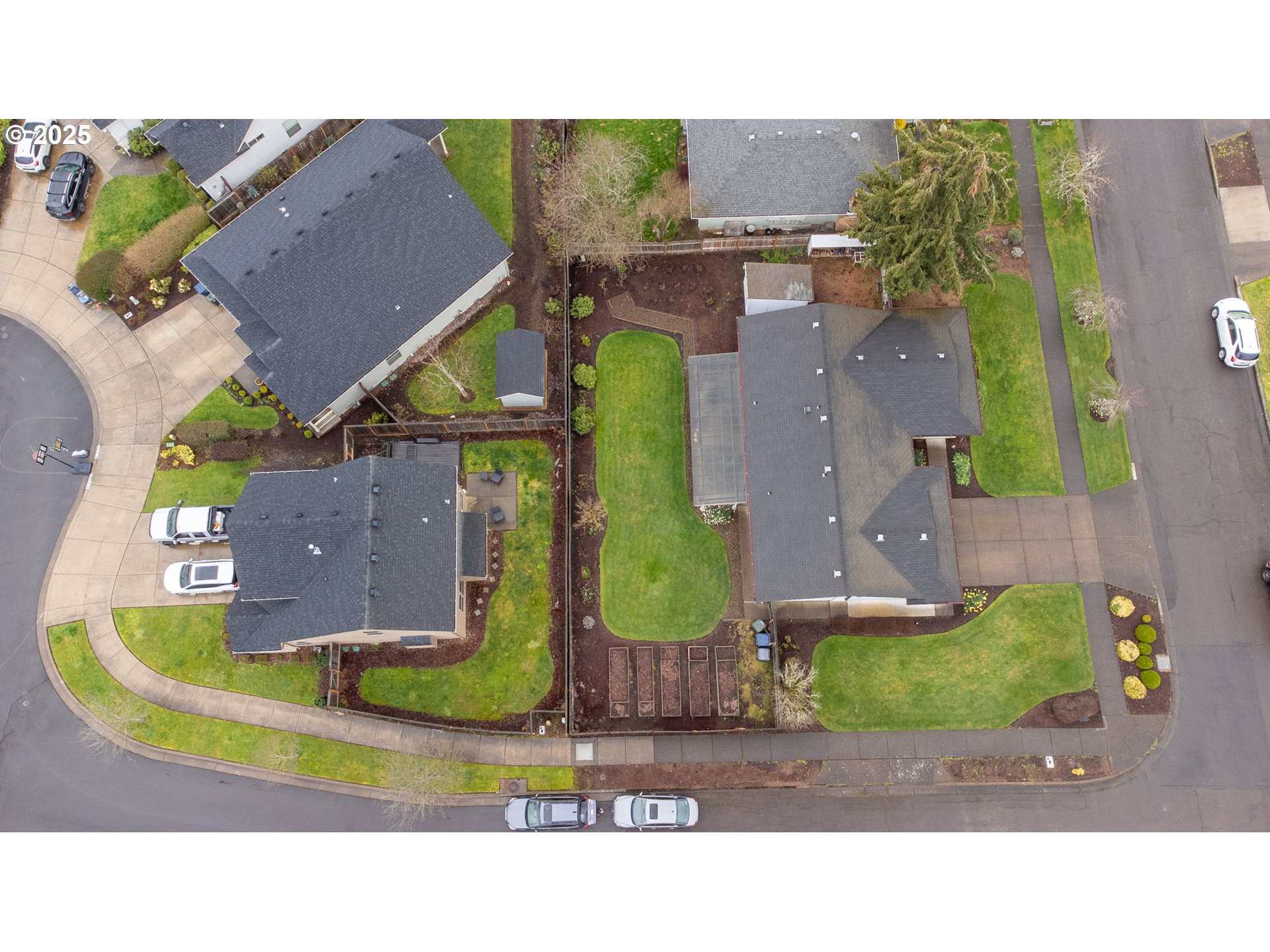 3670 Plumtree Drive Eugene, OR 97402 - Photo 9 of 47 an aerial view of a house