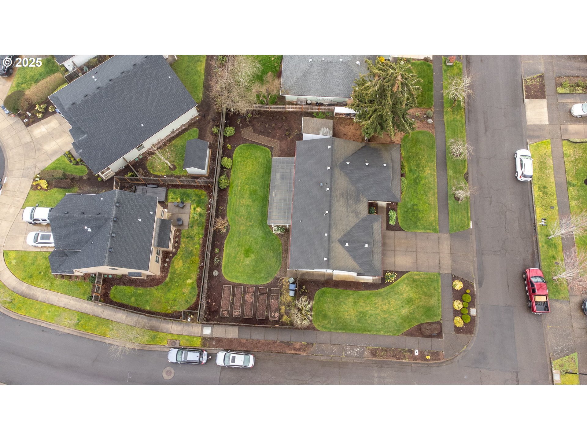 3670 Plumtree Drive Eugene, OR 97402 - Photo 10 of 47 a picture of a city