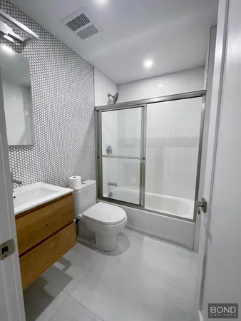 $4,400 | 230 Boerum Street, Unit 1R | East Williamsburg