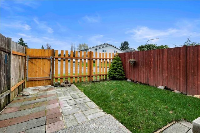 an empty room with a empty space