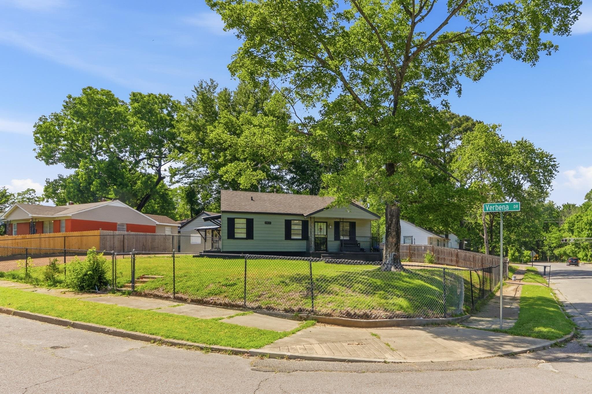1811 Wells Station Road Memphis, TN 38108 - Photo 33 of 33