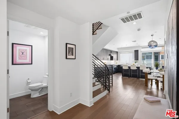 $1,595,000 | 1400 North Fuller Avenue, Unit 9, Los Angeles, CA 90046