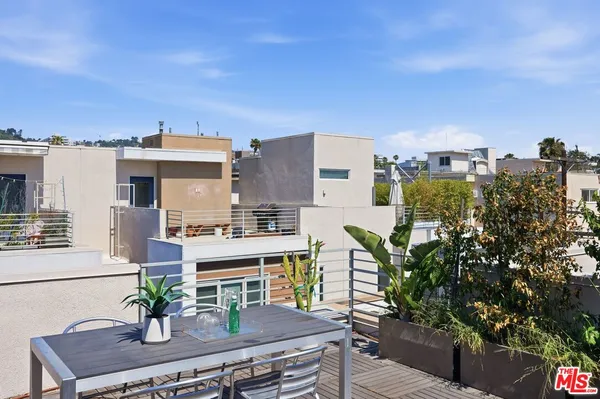 $1,595,000 | 1400 North Fuller Avenue, Unit 9, Los Angeles, CA 90046