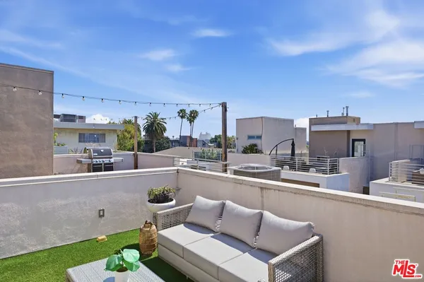 $1,595,000 | 1400 North Fuller Avenue, Unit 9, Los Angeles, CA 90046