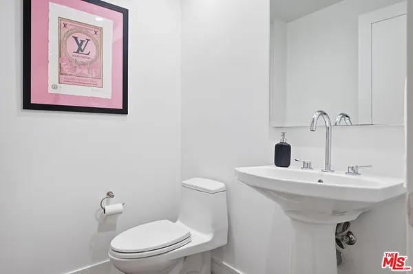 $1,595,000 | 1400 North Fuller Avenue, Unit 9, Los Angeles, CA 90046