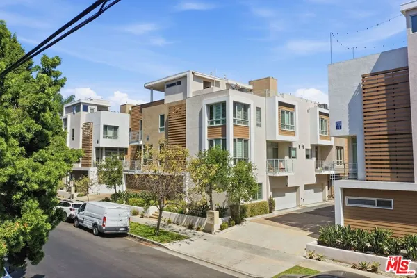 $1,595,000 | 1400 North Fuller Avenue, Unit 9, Los Angeles, CA 90046