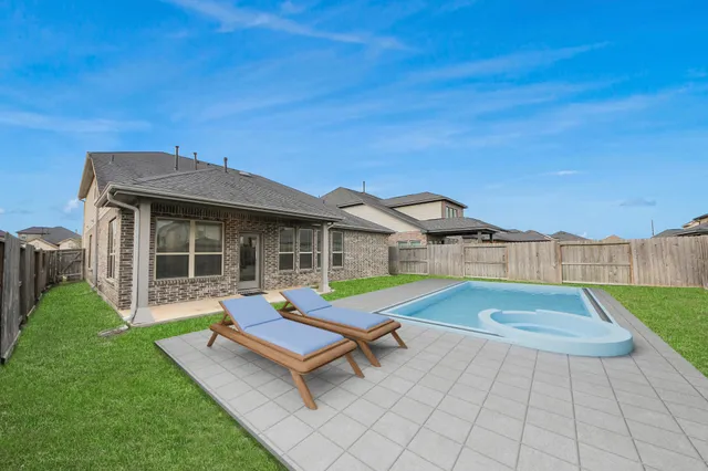 $499,999 | 28618 Monarch Cliffs Drive, Fulshear, TX 77441