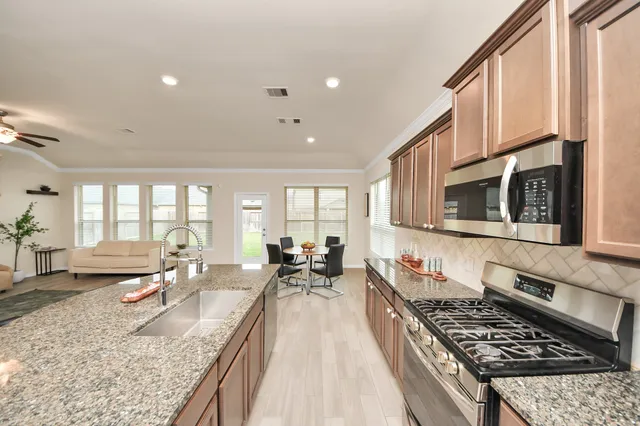 $499,999 | 28618 Monarch Cliffs Drive, Fulshear, TX 77441