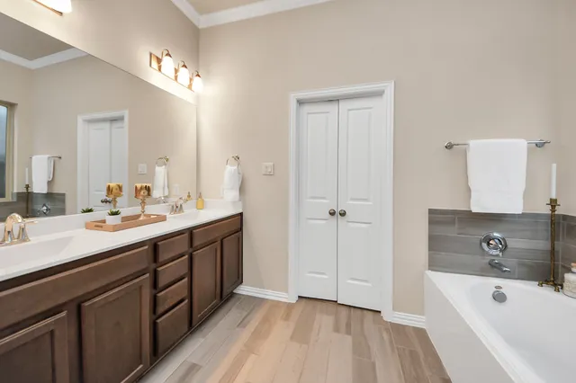 $499,999 | 28618 Monarch Cliffs Drive, Fulshear, TX 77441