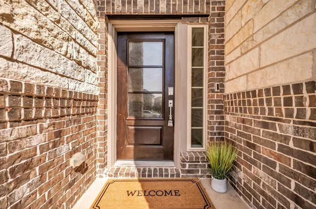 $499,999 | 28618 Monarch Cliffs Drive, Fulshear, TX 77441