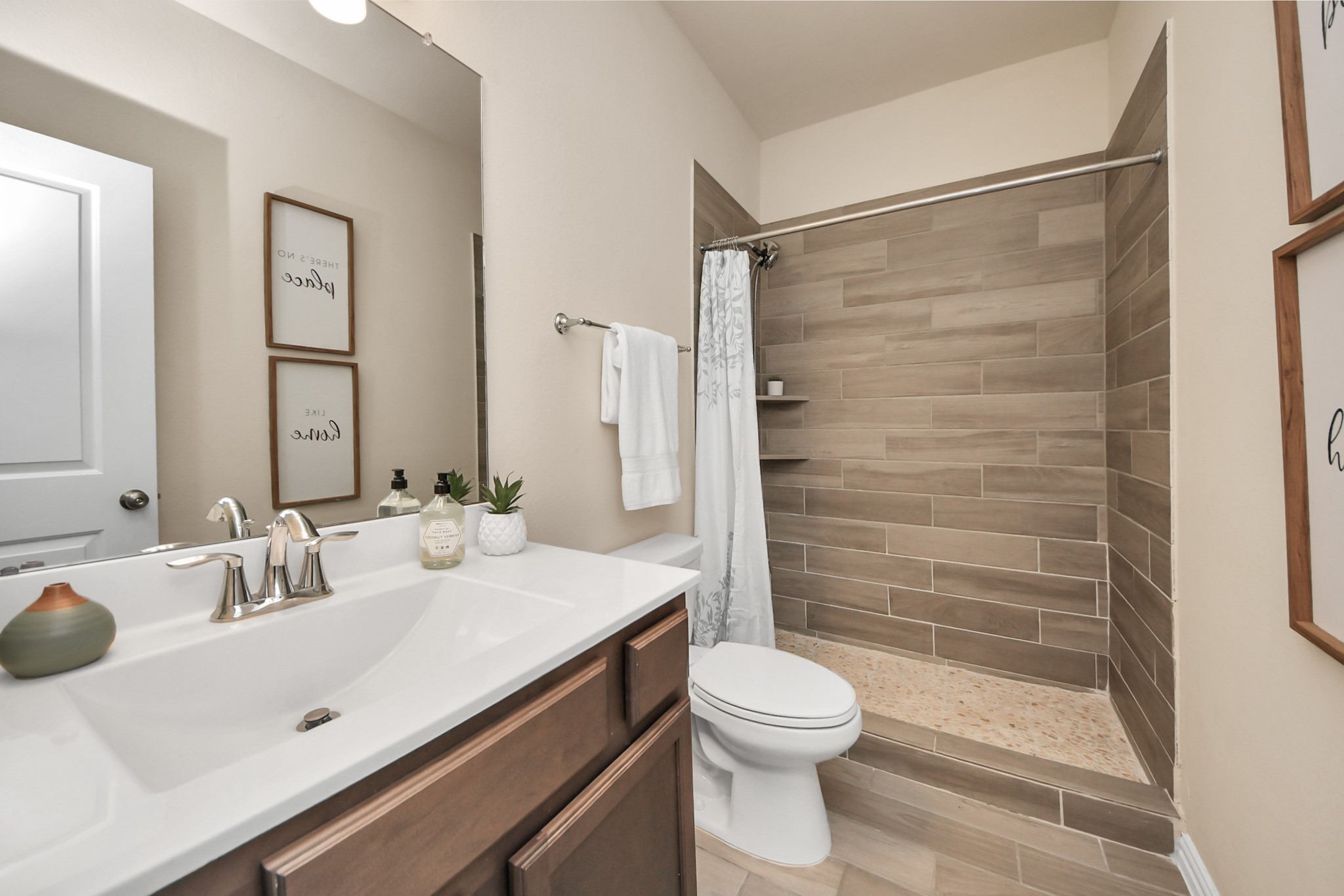 28618 Monarch Cliffs Drive Fulshear, TX 77441 - Photo 9 of 46