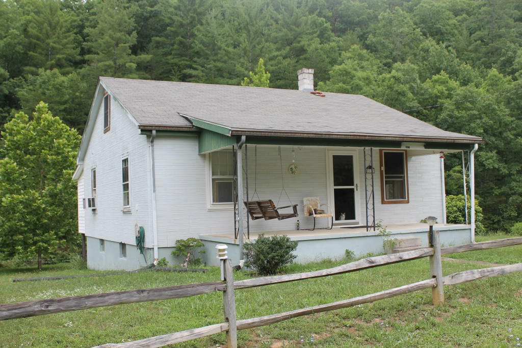 3078 Flatwoods Road Elliston, VA 24087 - Photo 1 of 28 Front of home