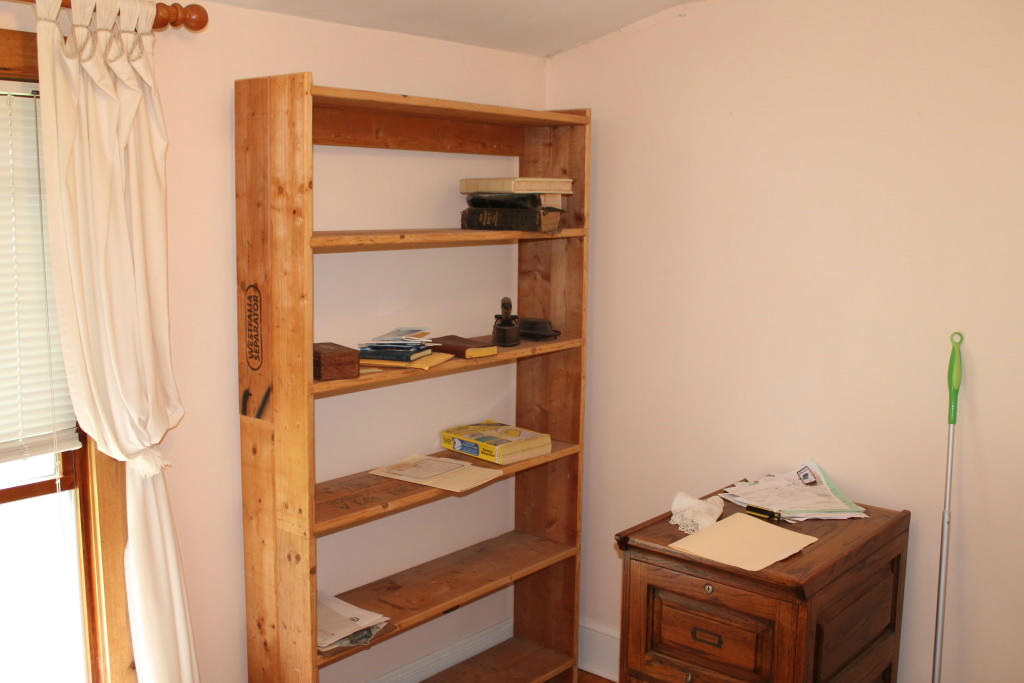 3078 Flatwoods Road Elliston, VA 24087 - Photo 14 of 28 Dressing room