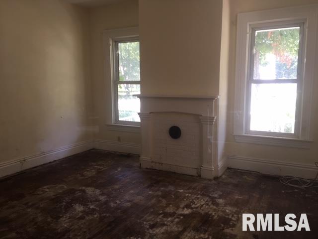 915 North 7th Street Springfield, IL 62702 - Photo 7 of 13
