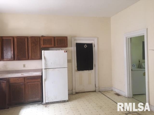 915 North 7th Street Springfield, IL 62702 - Photo 9 of 13