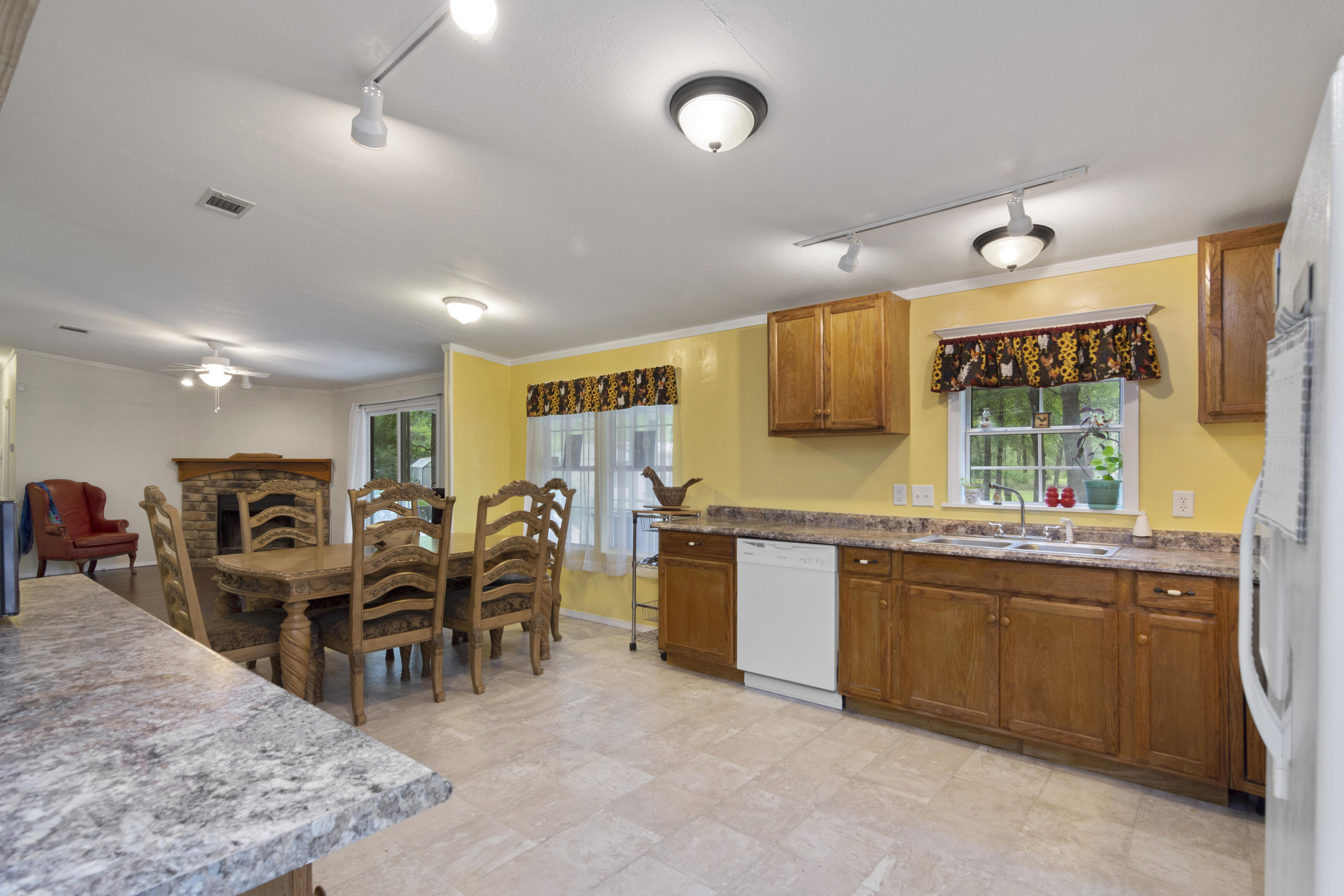 5564 Kervin Road Crestview, FL 32539 - Photo 9 of 45 Gallery Image 9