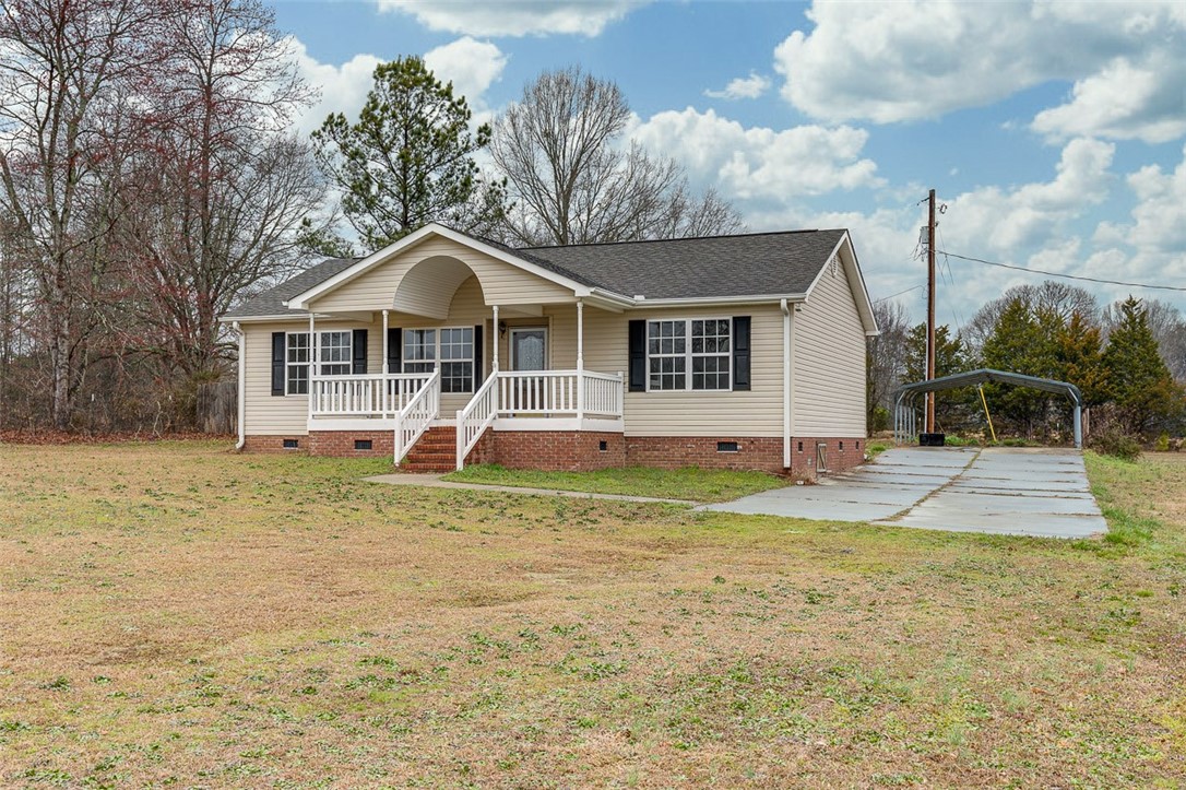 102 Oak Hill Road Belton, SC 29627 - Photo 3 of 32