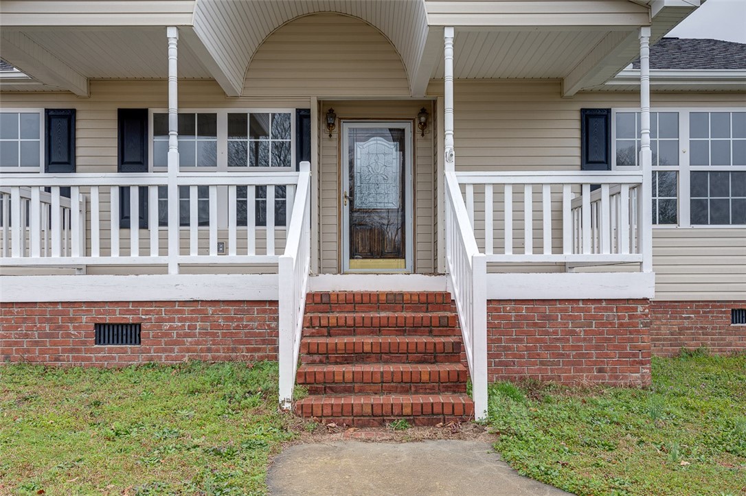102 Oak Hill Road Belton, SC 29627 - Photo 4 of 32