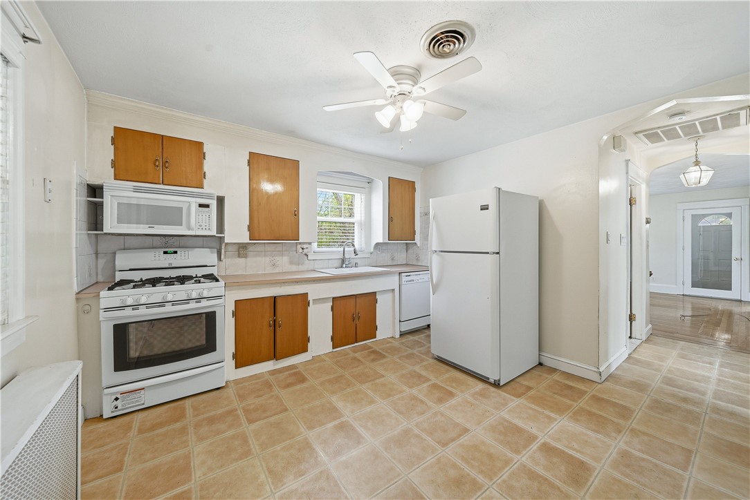 58 Progress Street Lincoln, RI 02865 - Photo 11 of 40