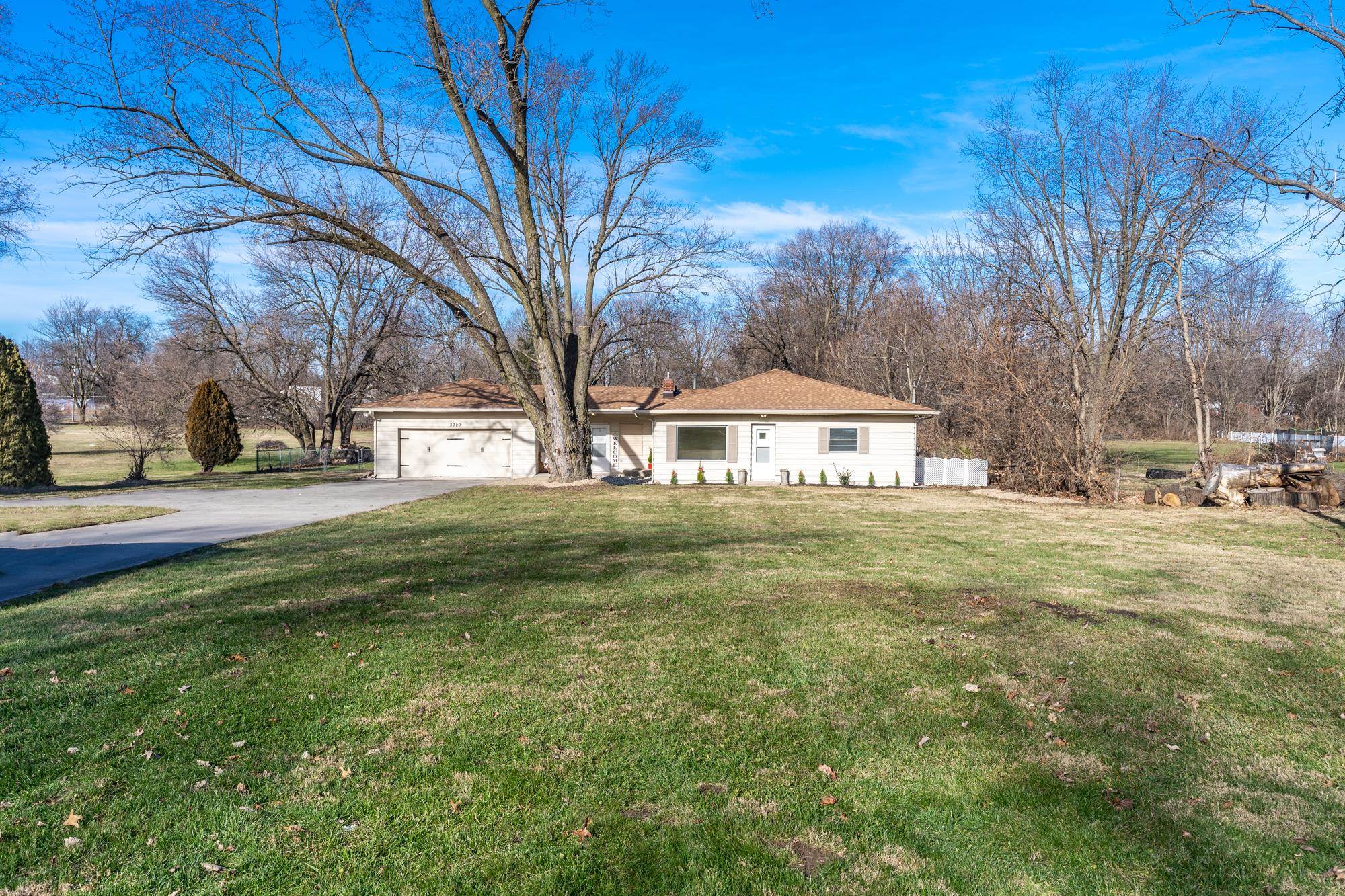 3720 Sand Point Road Fort Wayne, IN 46809 - Photo 3 of 19