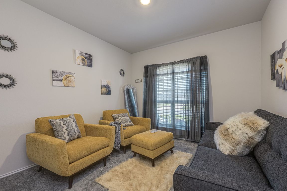 8932 Ranger Smt Road Temple, TX 76502 - Photo 6 of 40 a living room with furniture and a window
