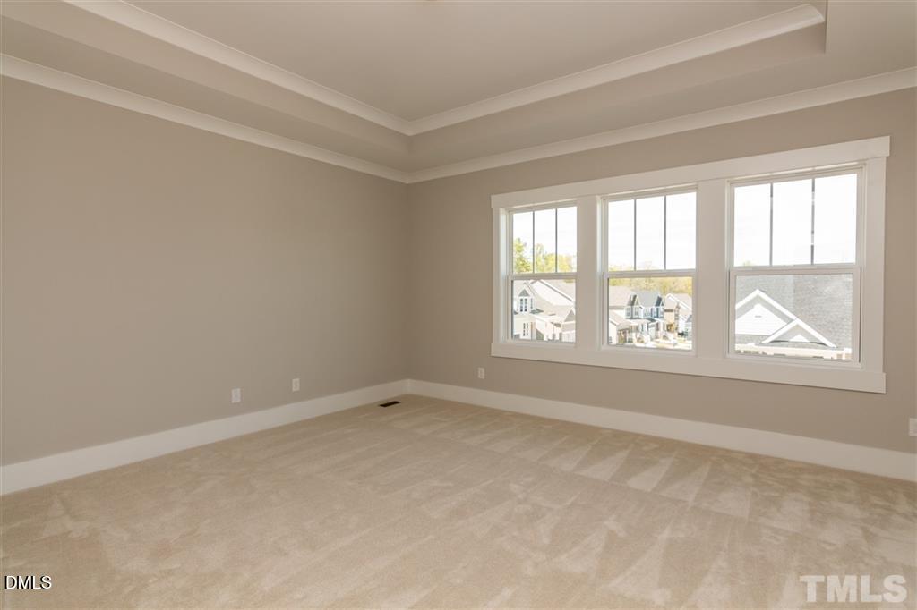 14 Tarwick Avenue Chapel Hill, NC 27516 - Photo 17 of 47 an empty room with a window