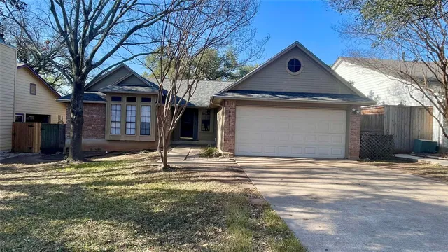 $2,400 | 6601 Shiner Street, Austin, TX 78729