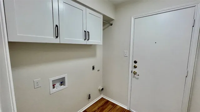 $2,400 | 6601 Shiner Street, Austin, TX 78729