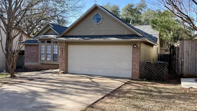 $2,400 | 6601 Shiner Street, Austin, TX 78729