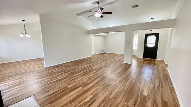 $2,400 | 6601 Shiner Street, Austin, TX 78729