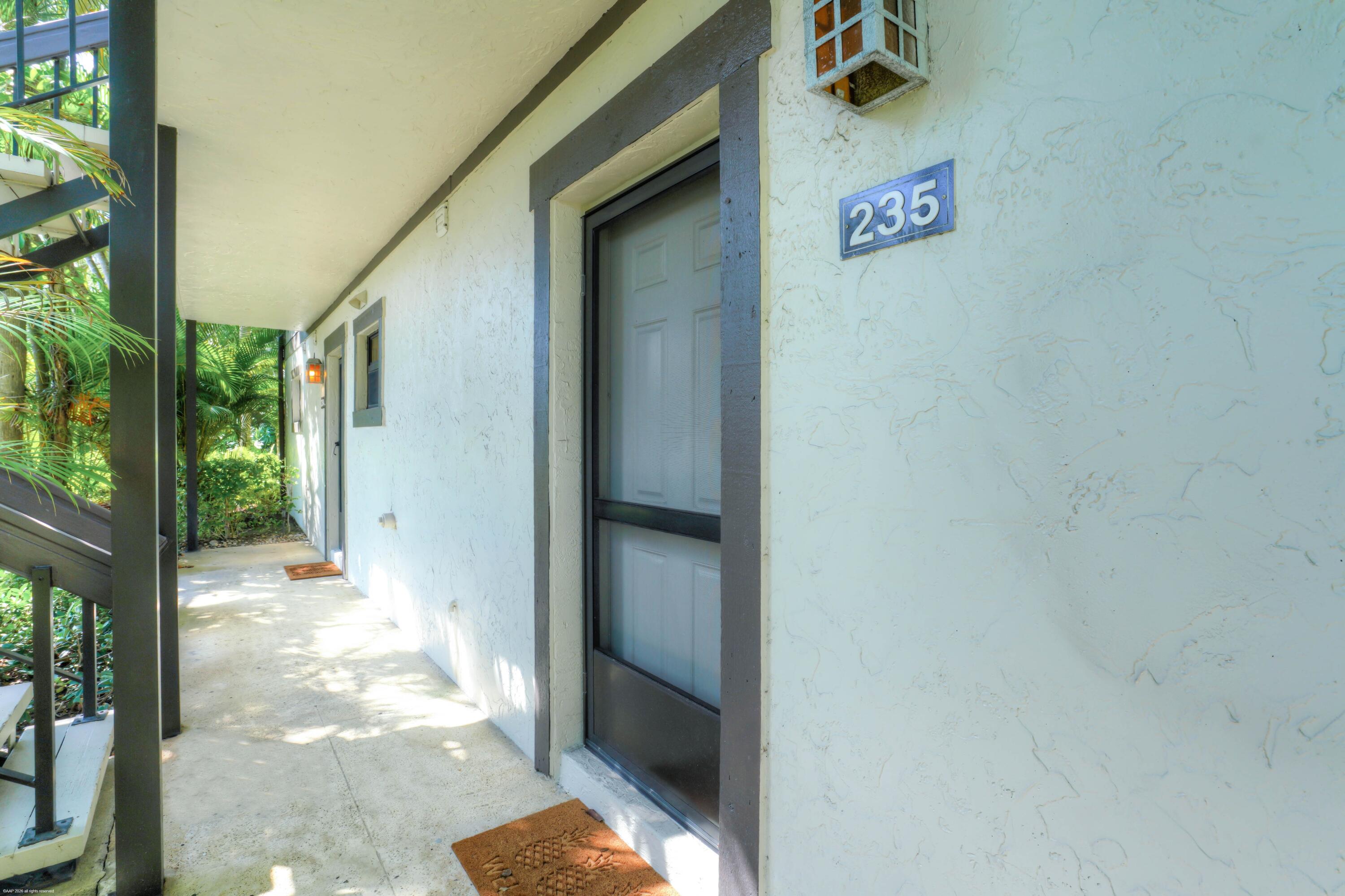 13334 Polo Club Road, Unit 235 Wellington, FL 33414 - Photo 10 of 26 13334 Polo Club Rd Apt 235 004
