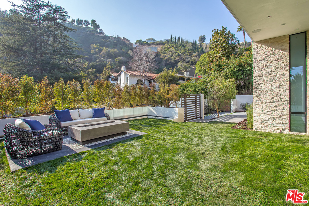 1424 Rising Glen Road Los Angeles, CA 90069 - Photo 24 of 48 a view of a couches in the patio